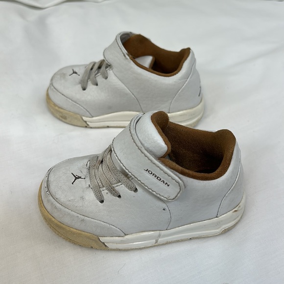 Nike Jordan Baby Toddler Gold & White Vintage Sneakers Size 5C - Picture 4 of 9